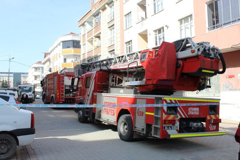 Esenyurt’ta kömürlük yangını
