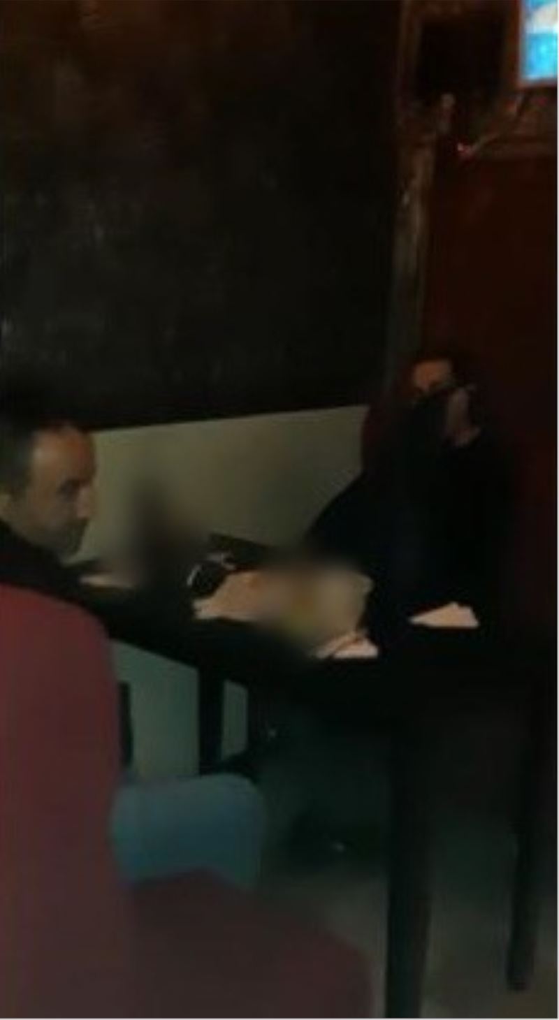 Beyoğlu’nda gece ruhsatsız olarak işletilen eğlence mekanına korona virüs baskını