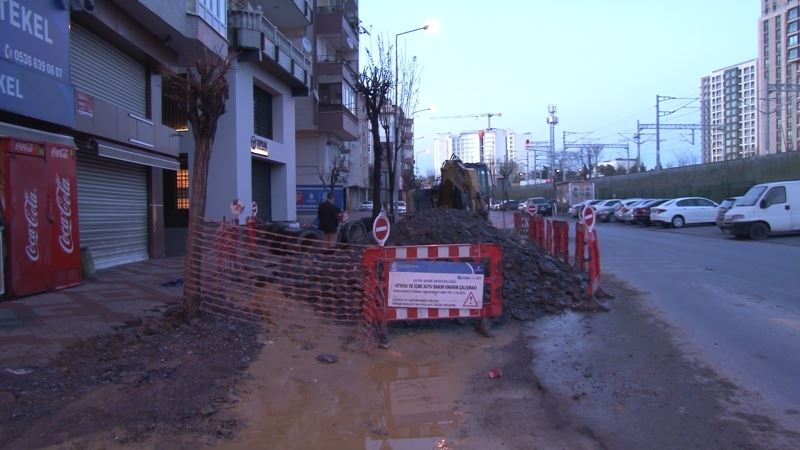 İSKİ’nin çalışma yaptığı bölgede su borusu patladı
