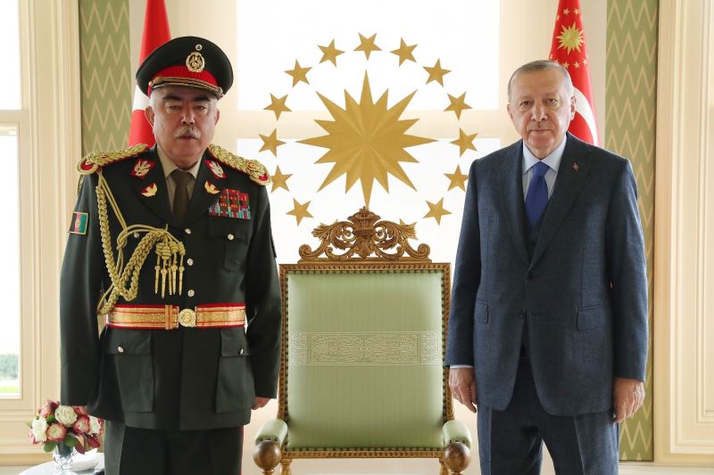Cumhurbaşkanı Erdoğan, Afganistan’ın eski Cumhurbaşkanı Yardımcısı Mareşal Raşid Dostum’u kabul etti
