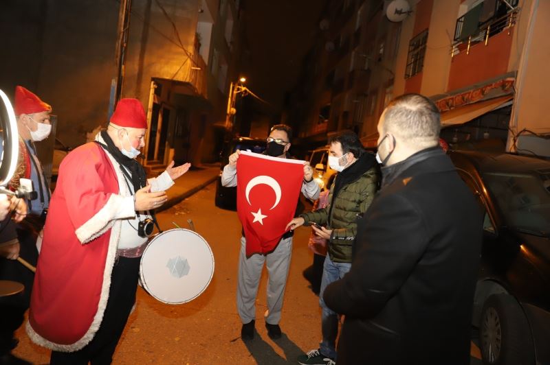 Sahur Devriyesi, şehitler için sahurda toplu dua etti
