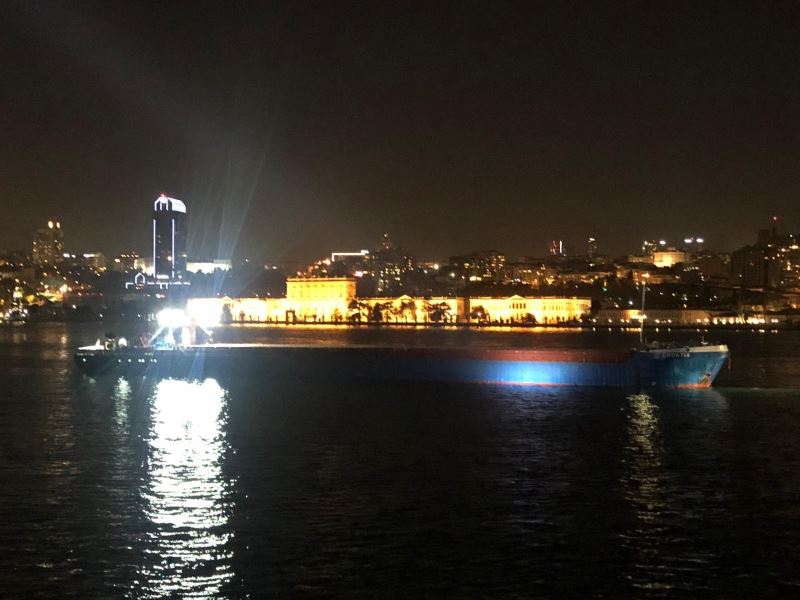 İstanbul Valiliğinden boğazda arızalanan gemiyle ilgili açıklama
