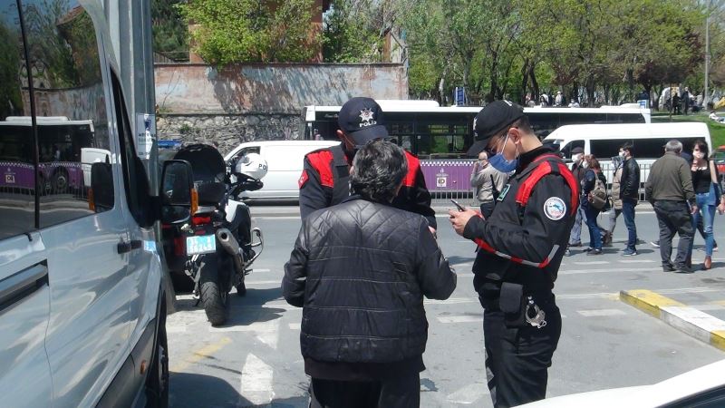 Şişli’de tam kapanma öncesi dev asayiş denetiminde kuş uçurtulmadı
