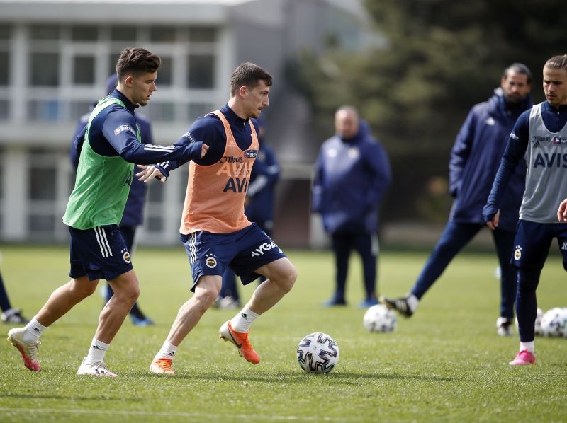 Mesut Özil, takımla çalıştı
