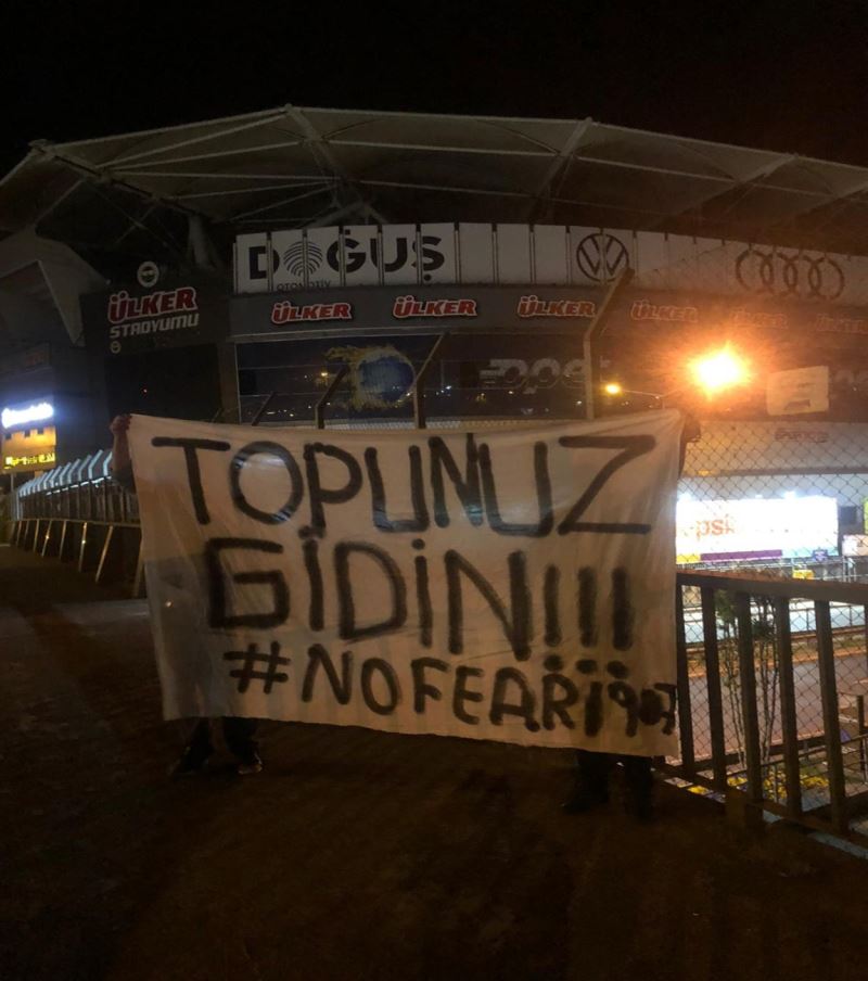 Fenerbahçe Stadı’na tepki parkartı: 