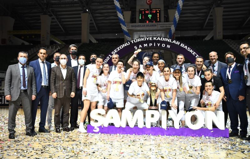 Bursa BŞB Kadın Basketbol Takımı, kupasına kavuştu
