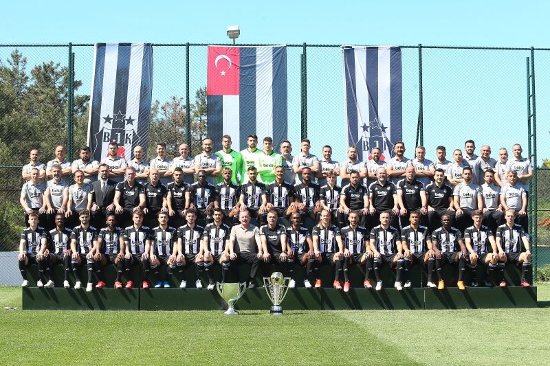 Şampiyon Beşiktaş poster çekimi yaptı
