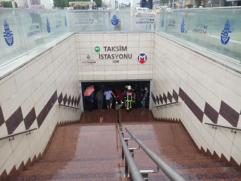 Taksim metroda bir kadın intihar girişiminde bulundu
