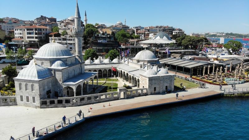 Üsküdar’da ki Şemsi Ahmet Paşa Camii önüne yaya yolu projesi havadan görüntülendi
