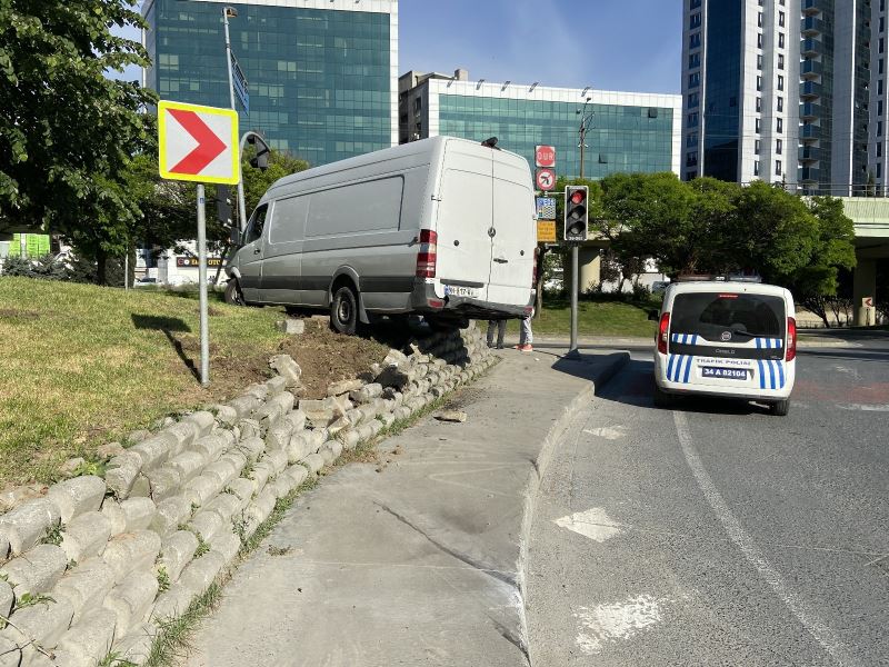 (ÖZEL) Zeytinburnu’nda akıllara durgunluk veren kaza