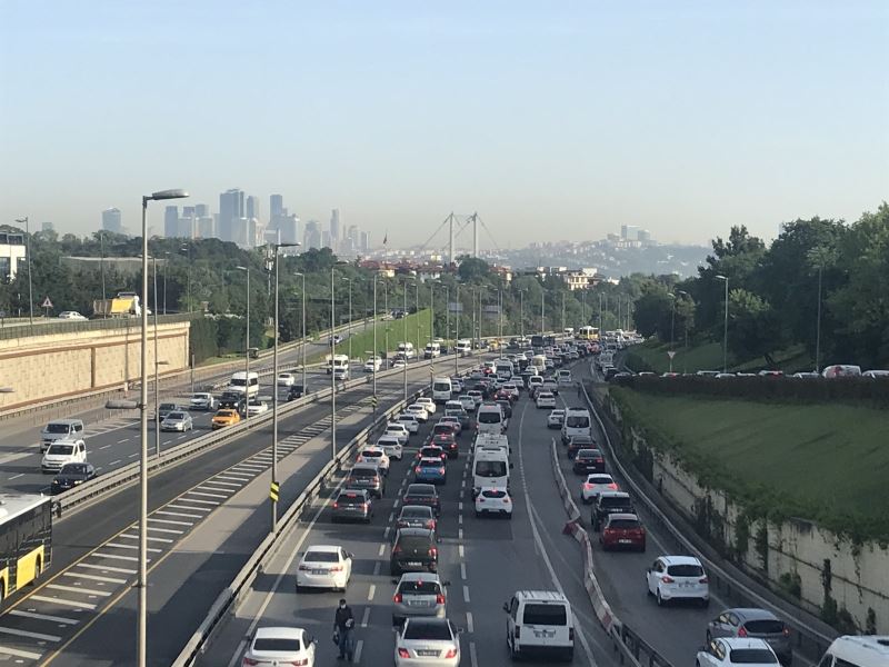 Kısıtlama sonrası İstanbul’da trafik yoğunluğu
