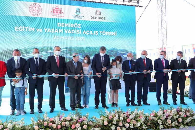 Milli Eğitim Bakanı Selçuk, Başakşehir’deki dev külliyenin açılışını yaptı
