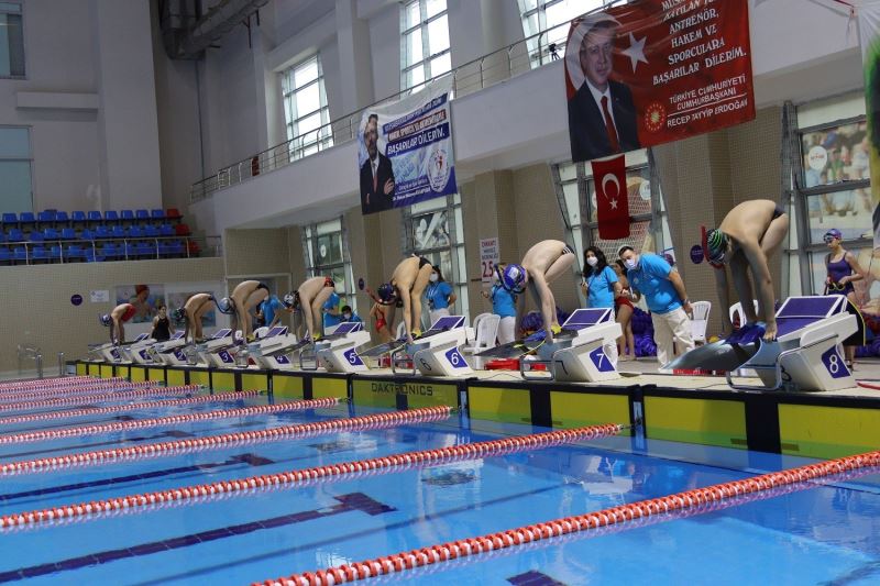 TSSF Paletli Yüzme Bireysel Açık Yaş Türkiye Şampiyonası İstanbul’da başlıyor
