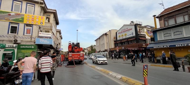 Eyüpsultan’da sürücü kursunda korkutan yangın

