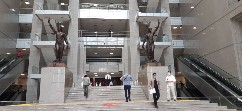 Tam kapanmada adliyeler boş kaldı
