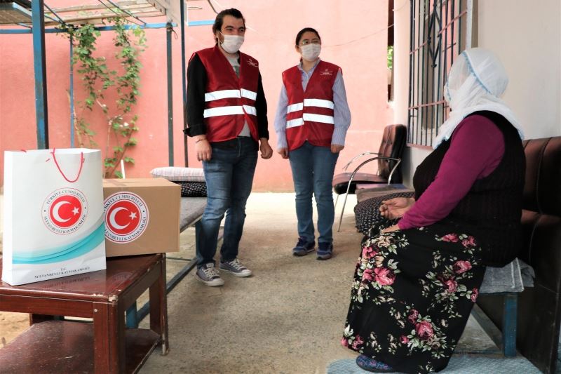Sultanbeyli’de Vefa ekipleri kısıtlama günlerinde yaşlı ve ihtiyaç sahibi vatandaşları yalnız bırakmıyor
