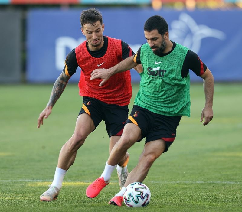 Galatasaray’da derbi hazırlıkları sürüyor
