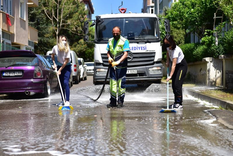 “Gör bizi Şadi abi” diyen gençlere Başkan Yazıcı sürpriz yaptı
