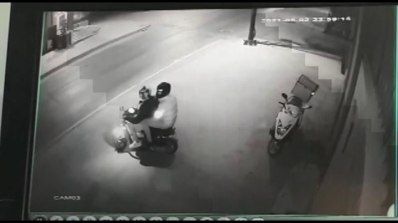 (Özel) Ümraniye’de dakikalar içerisinde motosiklet hırsızlığı kamerada