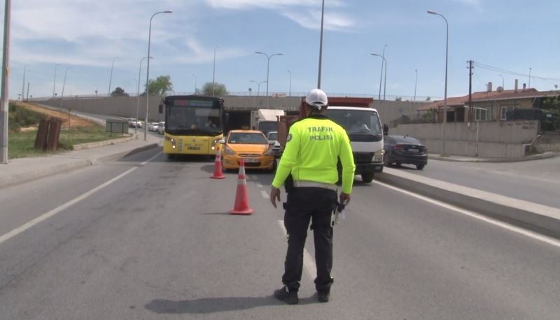 Arnavutköy’de “kemer takalım, hayatta kalalım” uygulaması yapıldı
