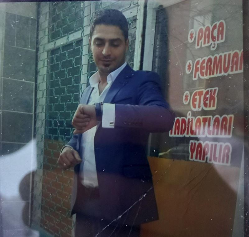 Eşine laf atan komşusunu öldürdü
