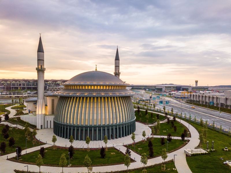 İstanbul Havalimanı’ndaki camiye ‘altın’ sertifika
