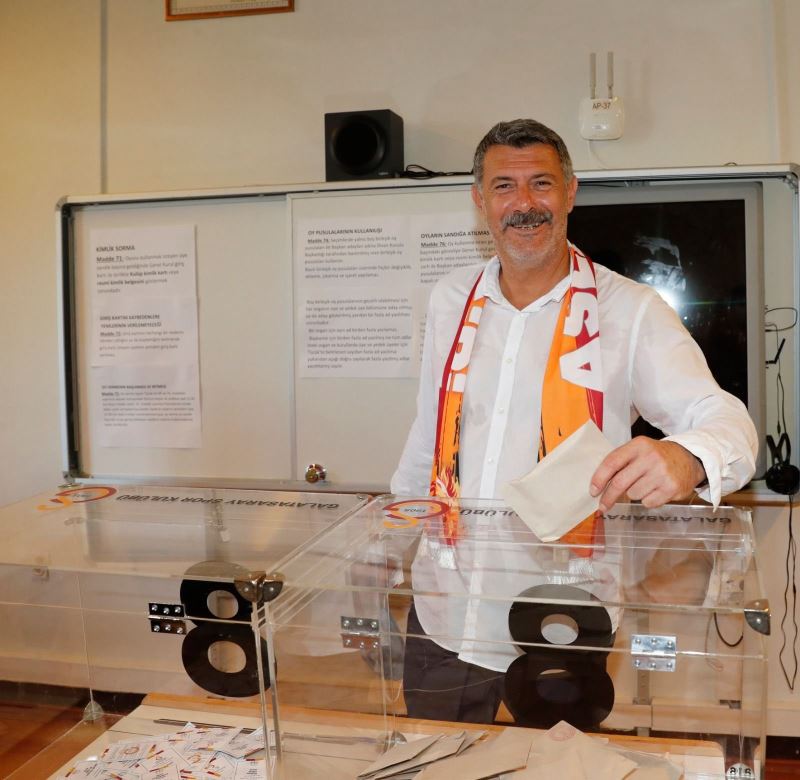 Galatasaray başkan adayları oylarını verdi
