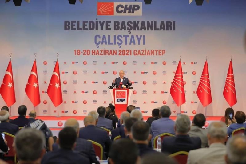 Başkan Yüksel, CHP’nin Belediye Başkanları Çalıştayı’na katıldı

