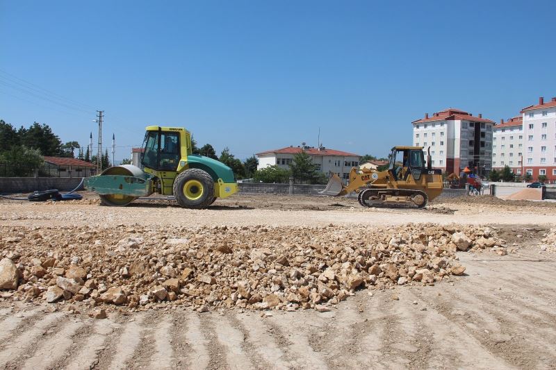 Çevre düzenleme ve peyzaj çalışmalarına başlandı
