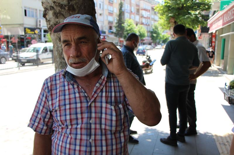 Çiftçi vatandaşı telefon dolandırıcılarının tuzağından polisler kurtardı
