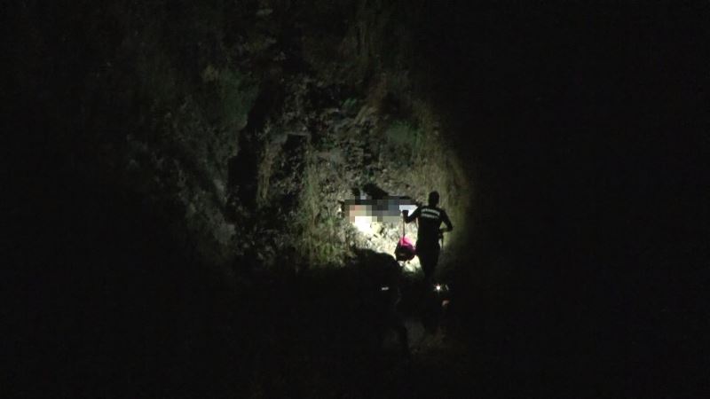 Sultangazi’de uçurumdan düşen genç kız hayatını kaybetti
