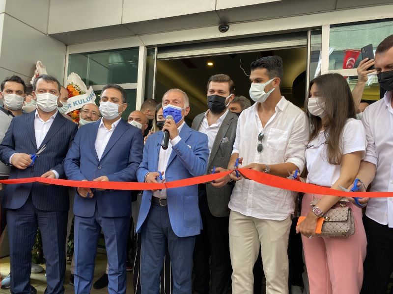 Bayrampaşa’da Necip Uysal spor tesisi açıldı

