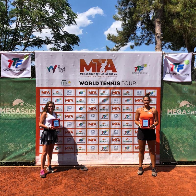 Doğa Türkmen, Antalya’da çiftlerde şampiyon
