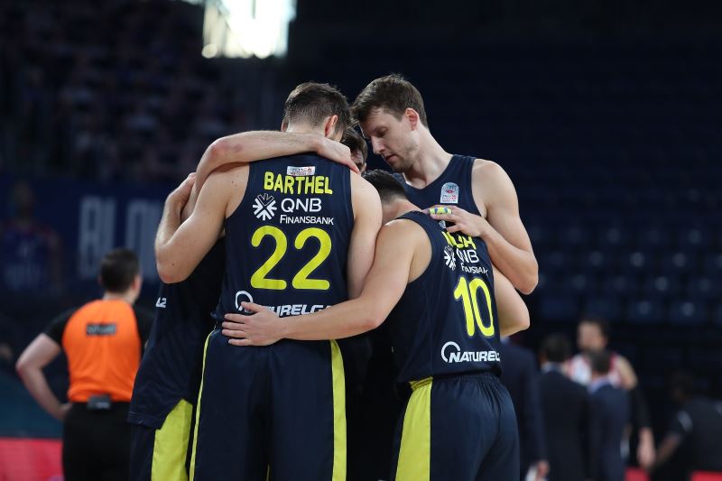 Anadolu Efes, seride 2-0 öne geçti
