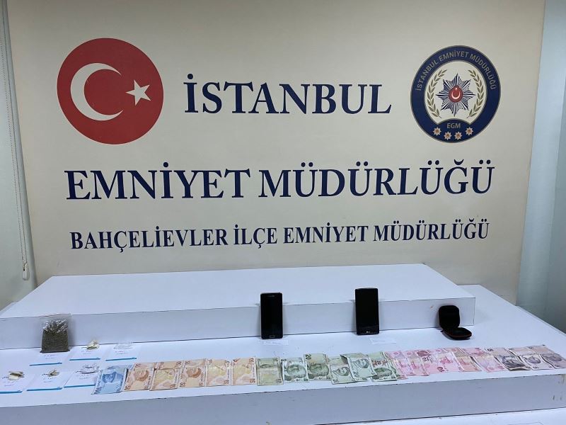 Elbise dolabı içinde kenevir yetiştirdi, polise yakalandı
