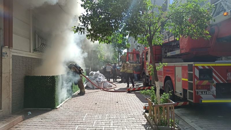 Esenyurt’ta bir kadın evini yaktı, arkasına bakmadan gitti
