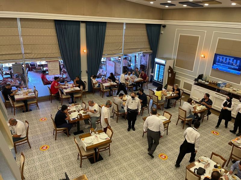 İstanbul’da 1 Temmuz’dan itibaren kafe ve restoranlar tam kapasite hizmet vermeye başladı