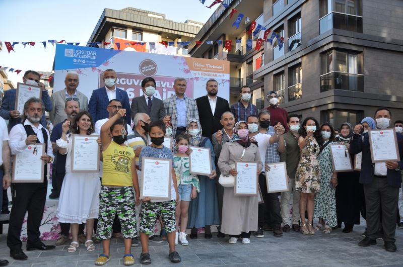 Üsküdar’da kentsel dönüşümün ardından anahtarlar hak sahiplerine teslim edildi
