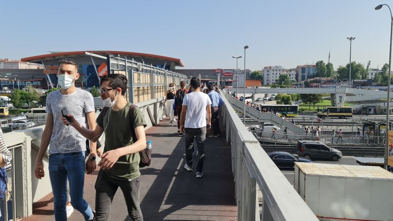 İstanbul’da kısıtlamalar sona erdi, hayat normale dönmeye başladı
