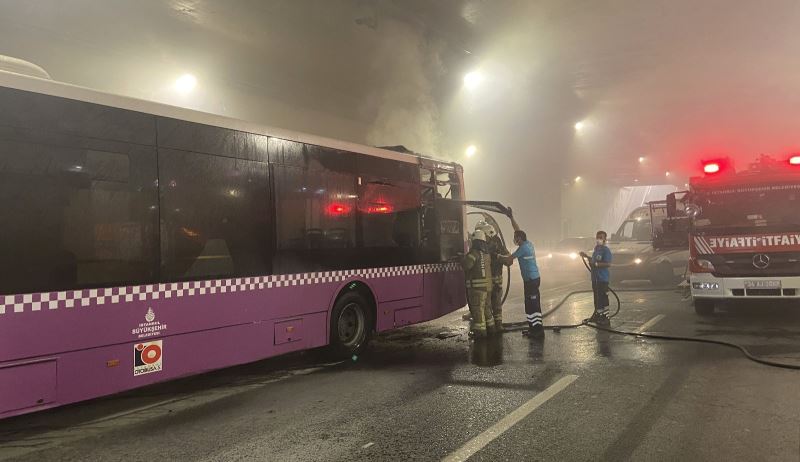 Taksim tünelinde otobüs yangını