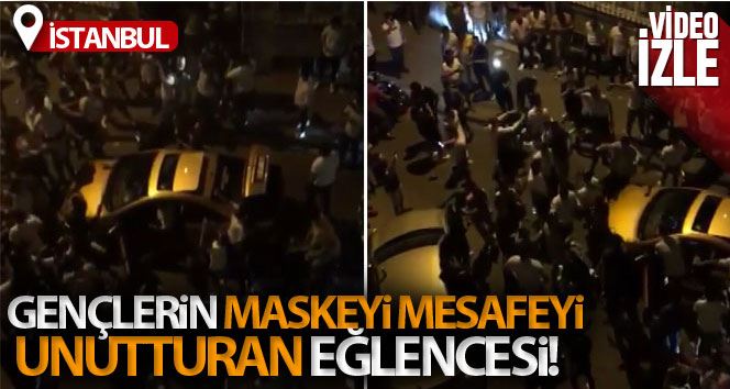(Özel)- Kadıköy’de, gençlerin maske ve sosyal mesafeyi unutturan eğlencesi