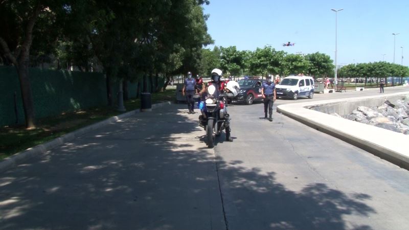 Bakırköy’de Atlı polisler ve drone eşliğinde korana virüs denetimi