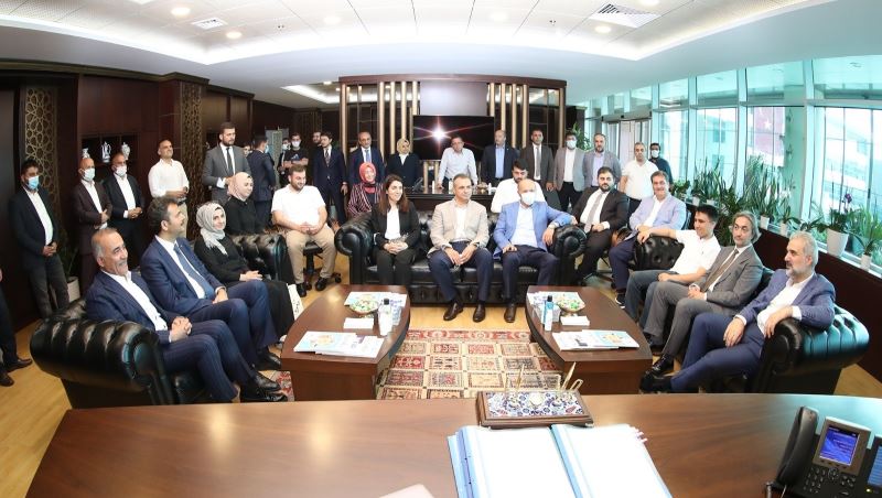 AK Parti İstanbul İl Başkanı Kabaktepe, Sultangazi Belediyesini ziyaret etti
