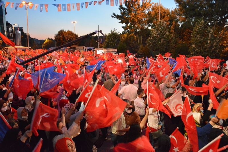 Numan Kurtulmuş: “15 Temmuz emperyalizmin Türkiye üzerindeki planlarını çöktüğü gündür”
