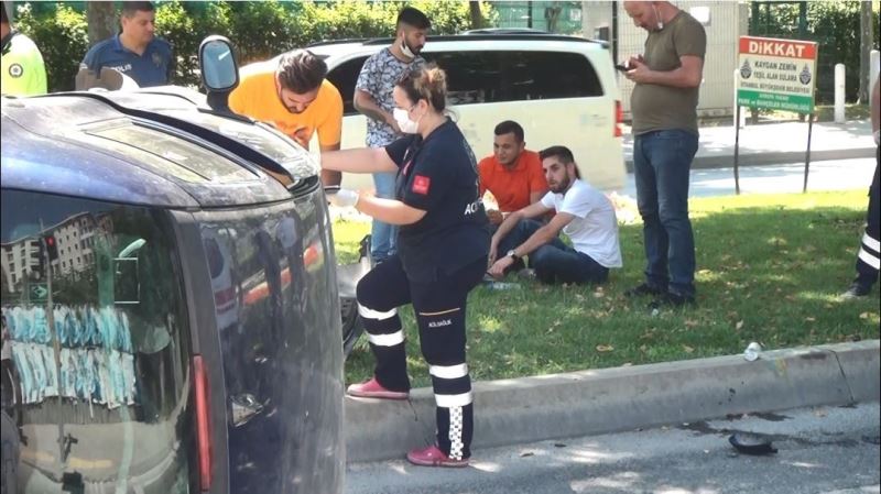 (Özel) İstanbul’da feci kaza: Burnu bile kanamadan kurtuldu, aracına böyle baktı