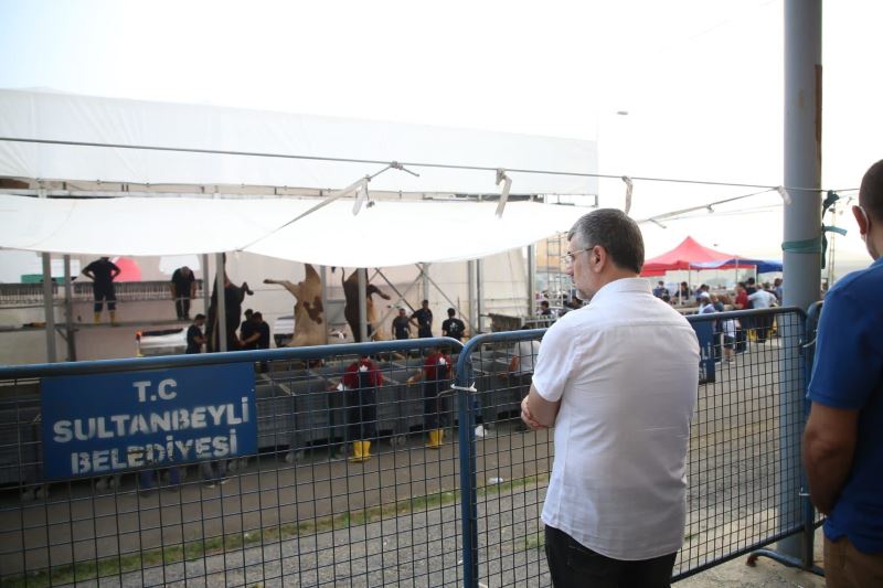 Sultanbeyli’de koronavirüs önlemleri alınarak kurbanlar kesildi
