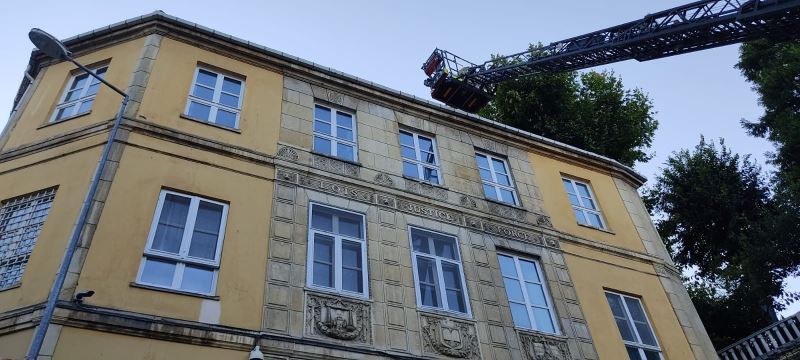 Fransız Konsolosluğuna bağlı Fransız Kreşi’nin çatısında çıkan yangın korkuttu
