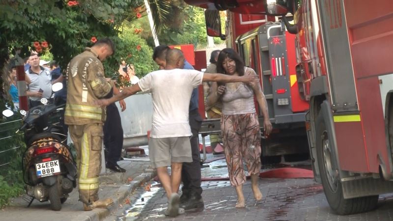 Avcılar’da lüks villada korkutan yangın: 2 yaralı