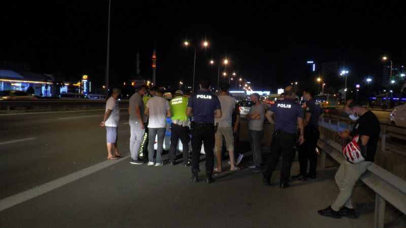 Kartal D-100 Ankara istikametinde 2 ayrı zincirleme trafik kazası: 2 yaralı
