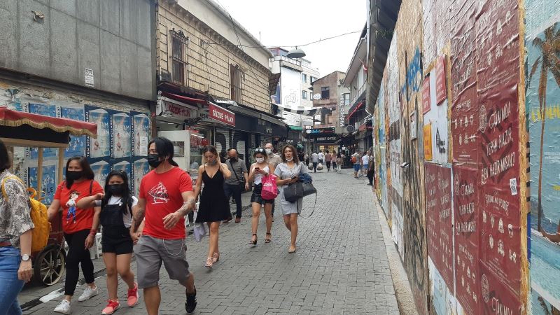 Kısıtlamasız ilk pazar gününde vatandaşlar Beşiktaş’a akın etti